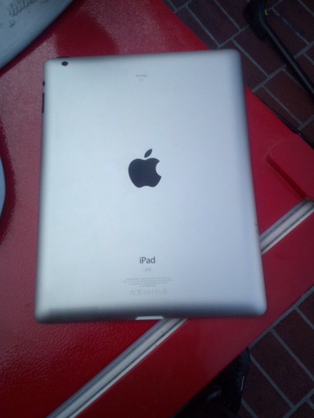 Apple iPad 32 GB $25