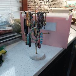 BRACELET HOLDER/STAND