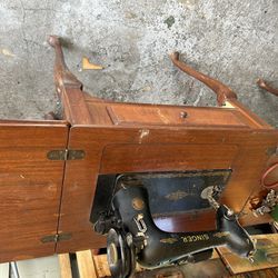 Singer Sewing Machine 1948 Ish