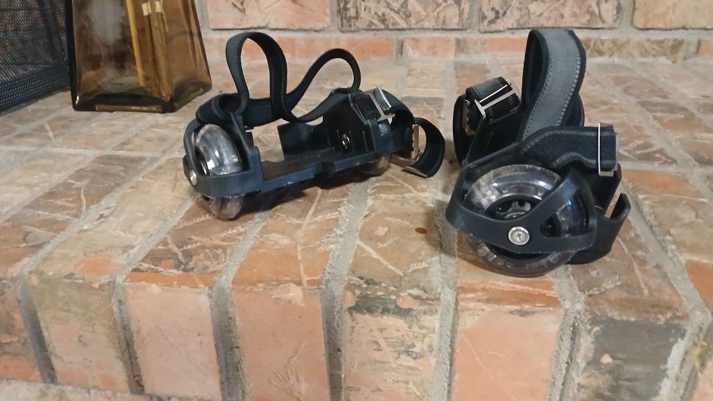 Sharper Image Led Clip N Roll Adjustable Roller Skates