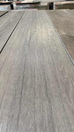 Vinyl plank