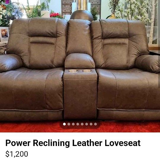 Power Reclining Leather Loveseat 