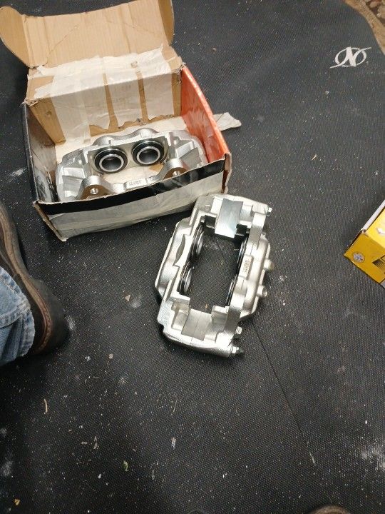 Toyota Tundra 2004 Brake Calibers