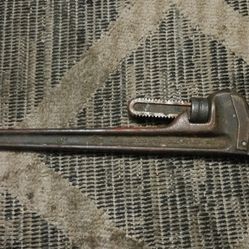 24in Pipe Wrench 