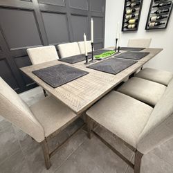 Beautiful Dining Room Set - Like new