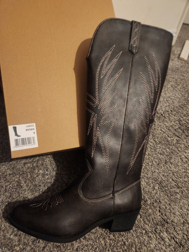 New Size 9 Women's Boots