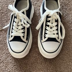 Womens shoes size 7
