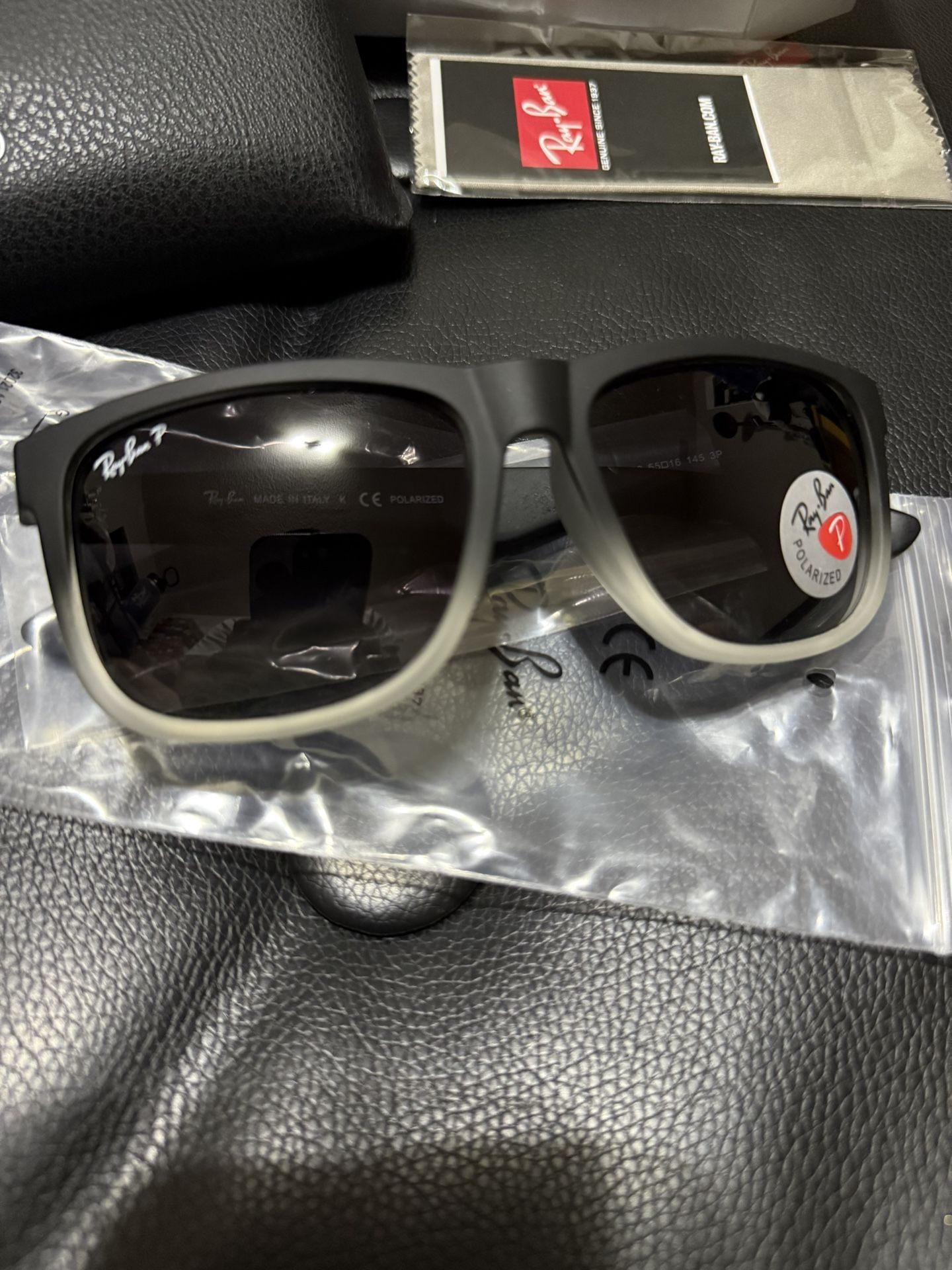 Ray-Ban Justin 2 tone Polarized Sunglasses Matte grey