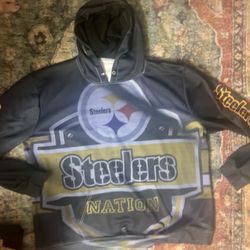 Preowned men’s size XXL Pittsburg Steelers Hoodie in excellent condition located Off lake mead and Simmons area asking $15 