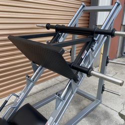 Near New Promaxima Olympic Weight Plate Loaded Leg Press - Near New Condition - 45° Angled Sled