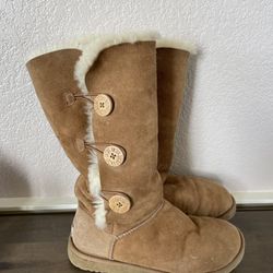 Ugh boots Size 8