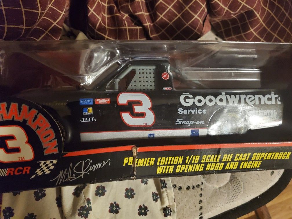 Racing Super Truck Series 1/18 die cast