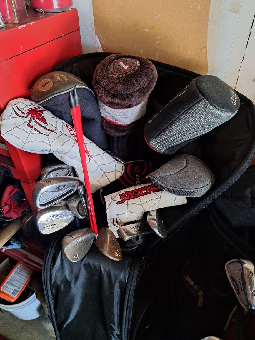 Random Clubs With Tour Bag