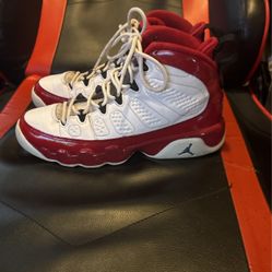 Jordan 9 Gym Red Size 4.5 Youth (BRAND NEW 220)