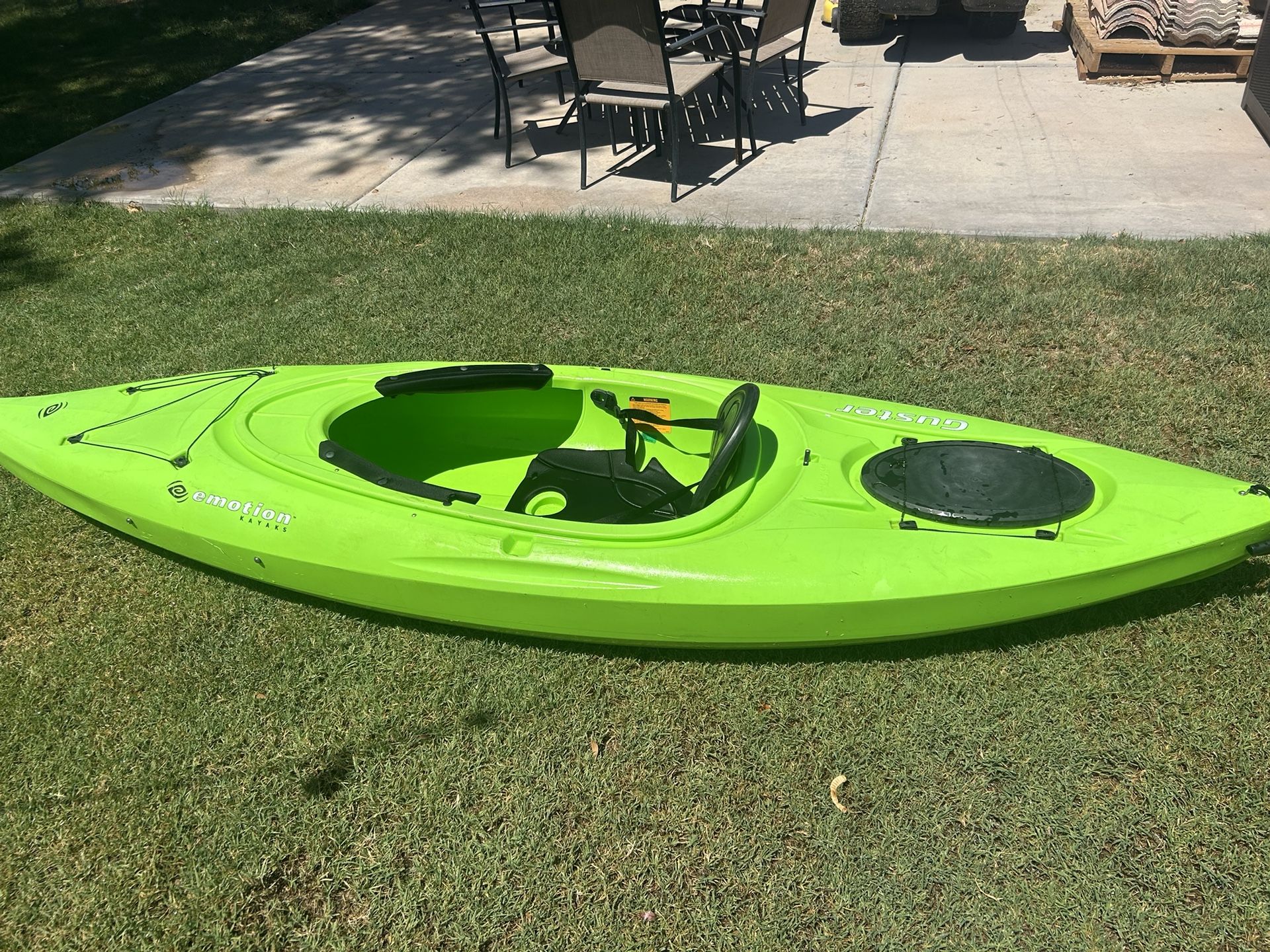 Emotion Custer Kayak