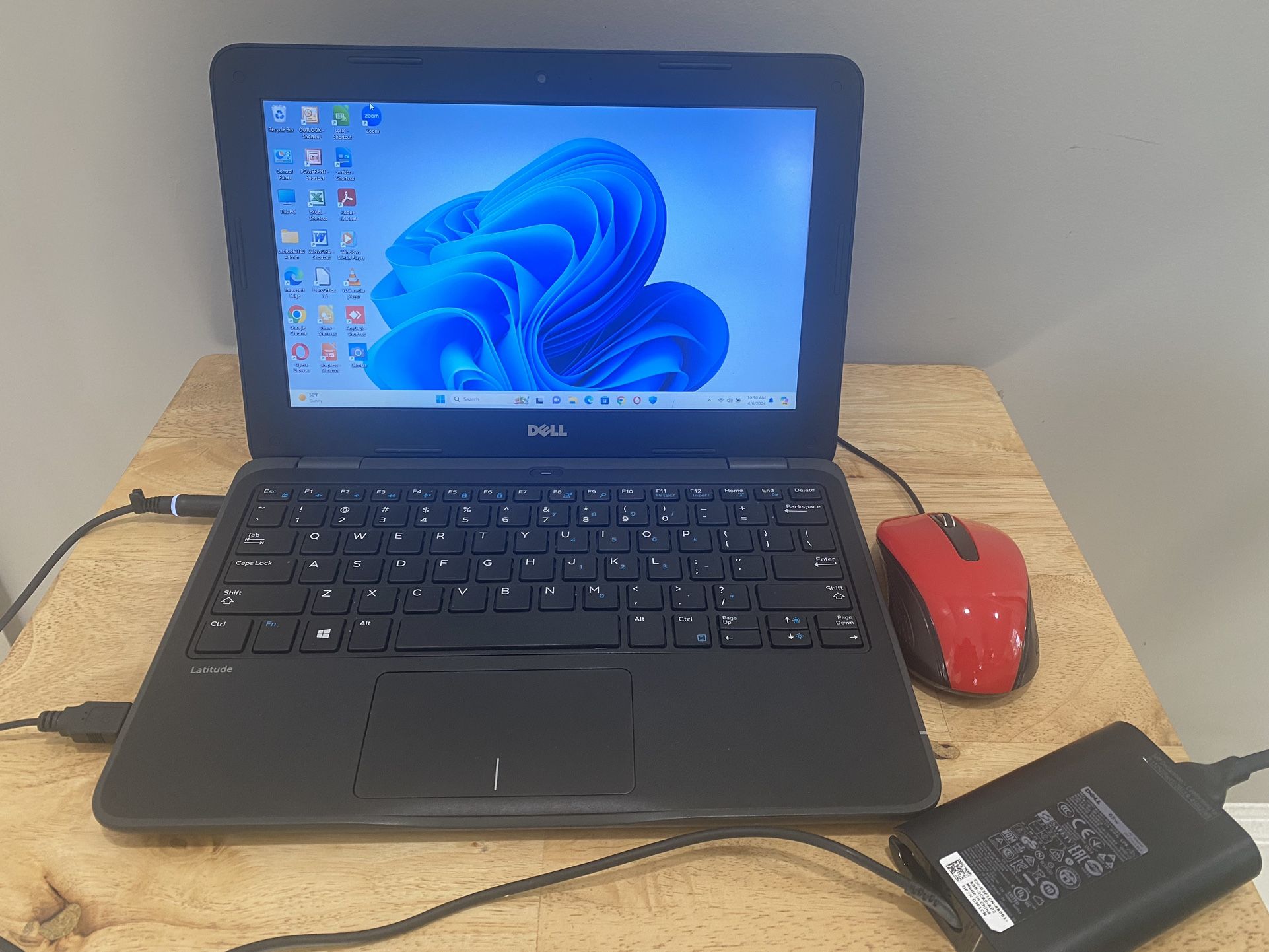 Dell Latitude 3180 Laptop