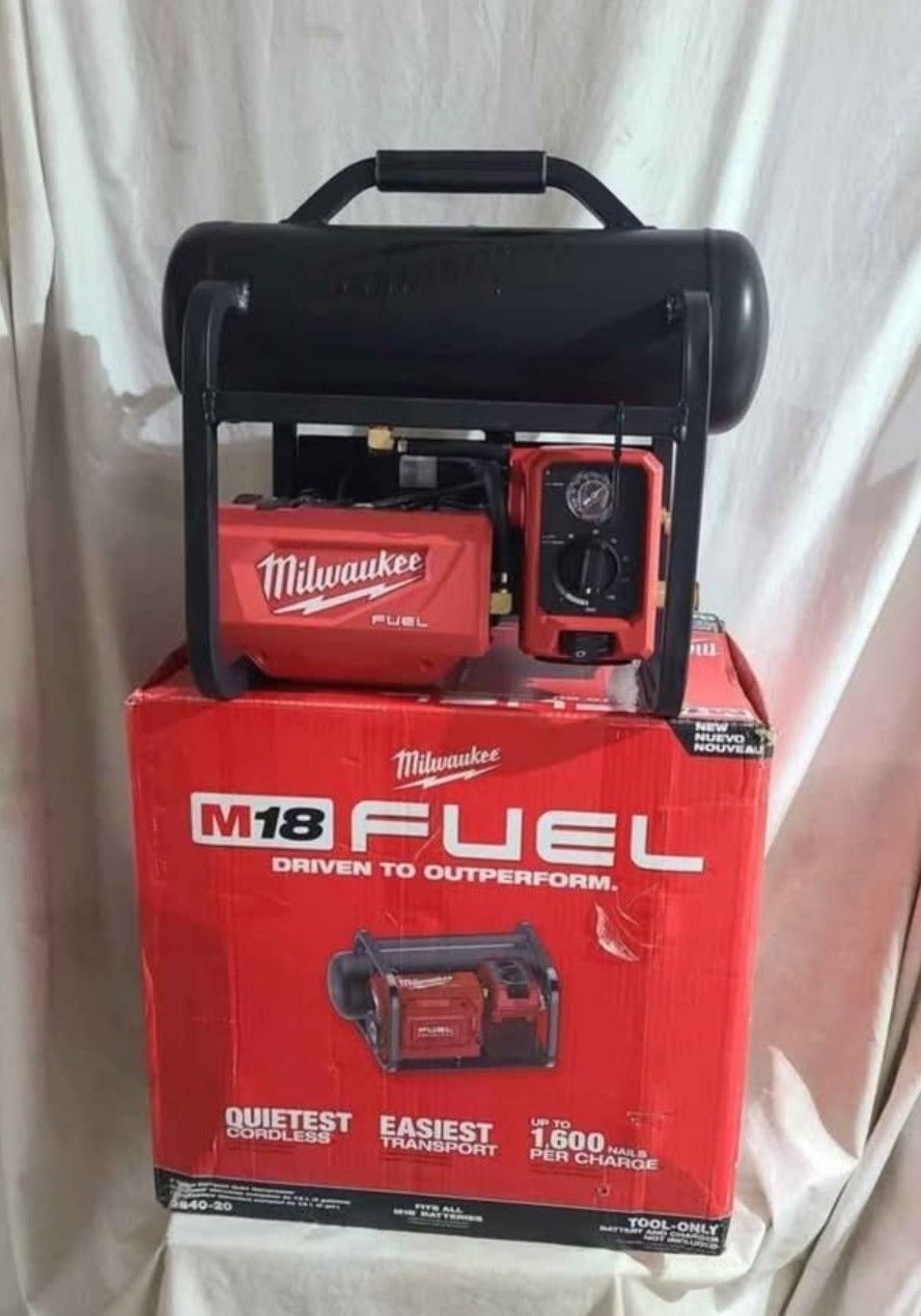 Milwaukee M18 FUEL Brushless Quiet Air Compressor