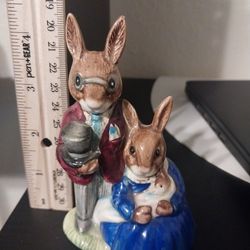 Vintage Royal Doulton Bunnykins Family Photograph Porcelain Figurine 1972
