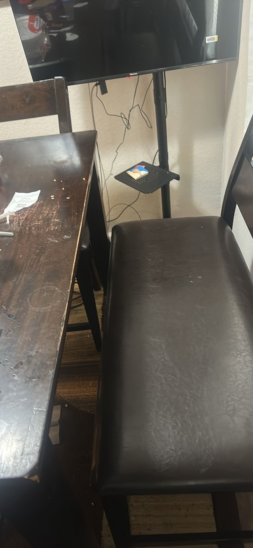 Dining Room Set With 4 Chairs & Ottoman