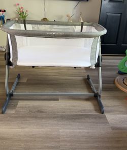 Baby Delight Beside Me Dreamer Bassinet