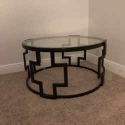 Round coffee table