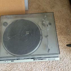Vintage Technics SL-D30 Record Player