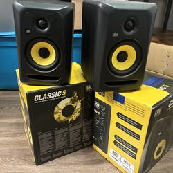 Krk rokit speakers