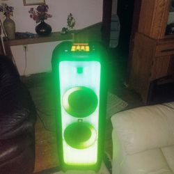 Speaker Box Has A Beat Machine On Top