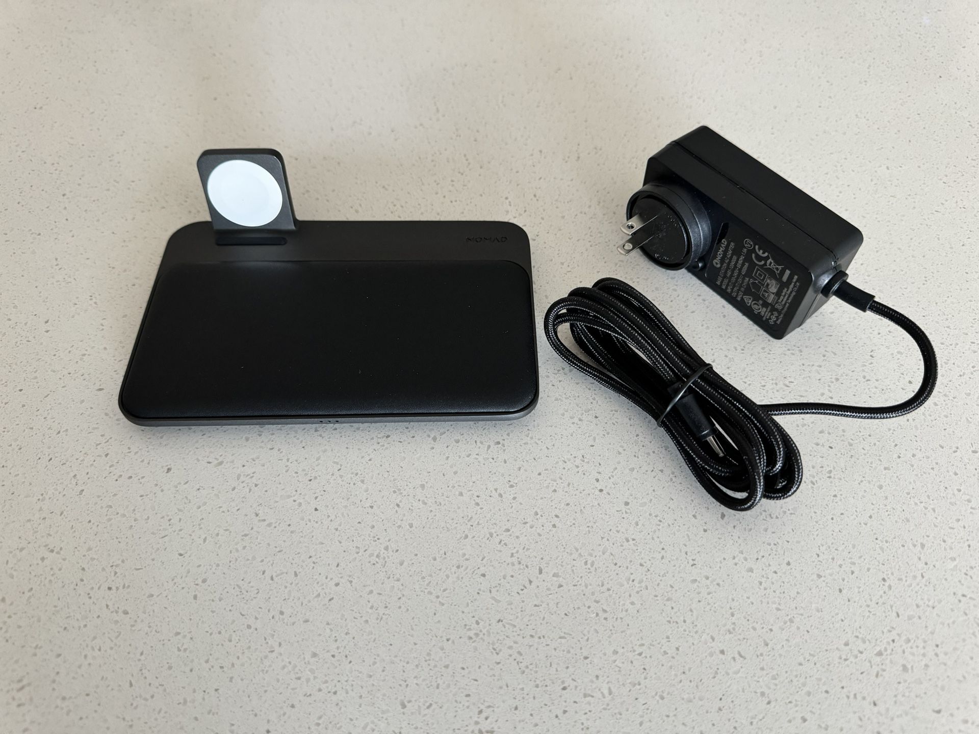 Nomad Wireless Charging Station Apple Watch Edition