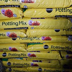 Miracle Grow Putting Mix 50 Quarts 2 Cubic Sq Ft.  Price Is Per Bag