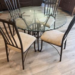 BEAUTIFUL TABLE AND CHAIRS!