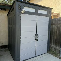 Suncast 6' x 5' Modern Shed
