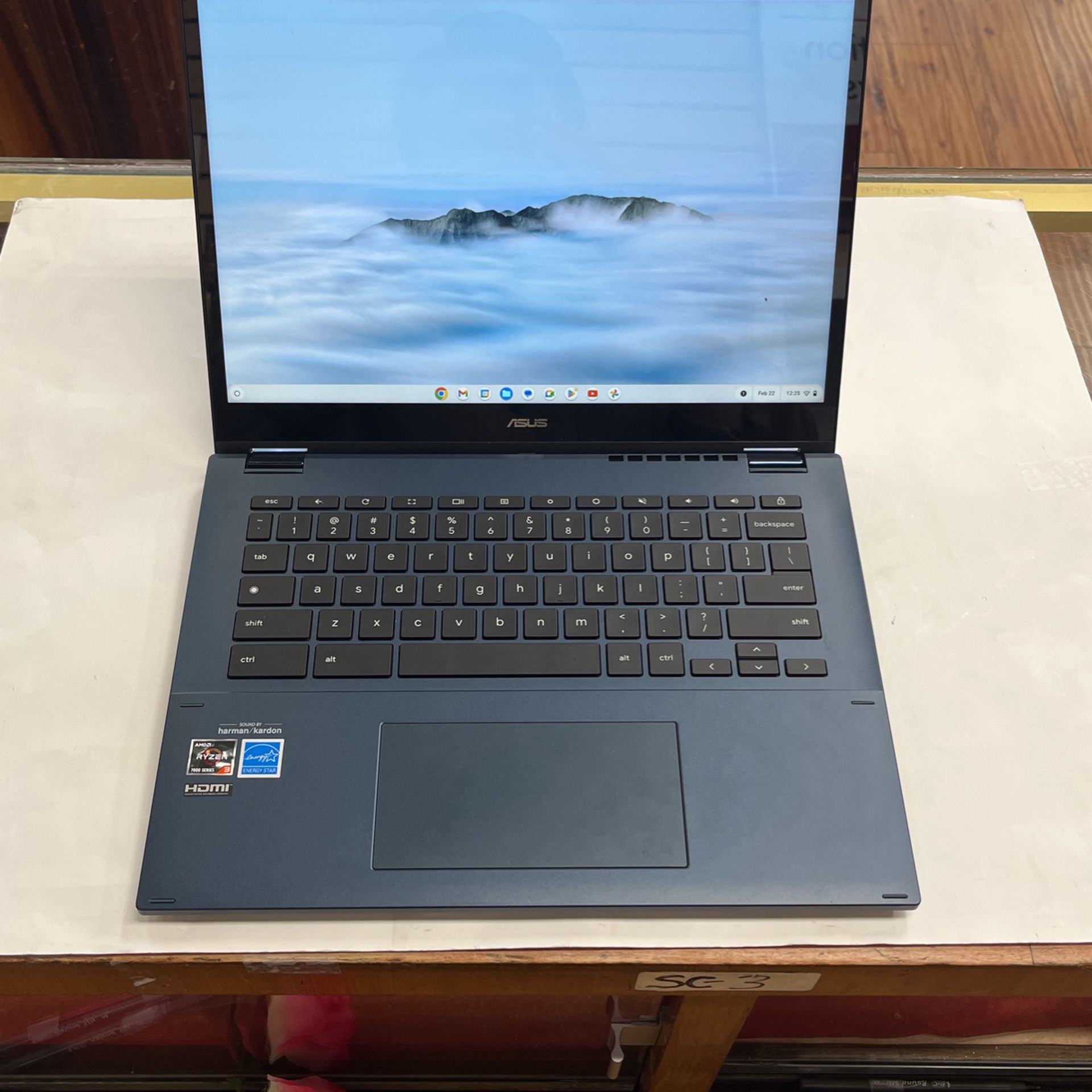 Asus Chromebook Laptop, 8GB RAM, 128GB STORAGE, With Charger, In Great Condition