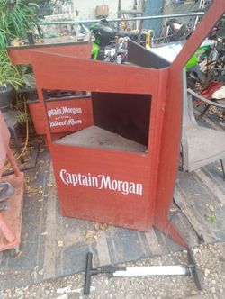 CAPTAIN MORGAN SPICED RUM DISPLAY