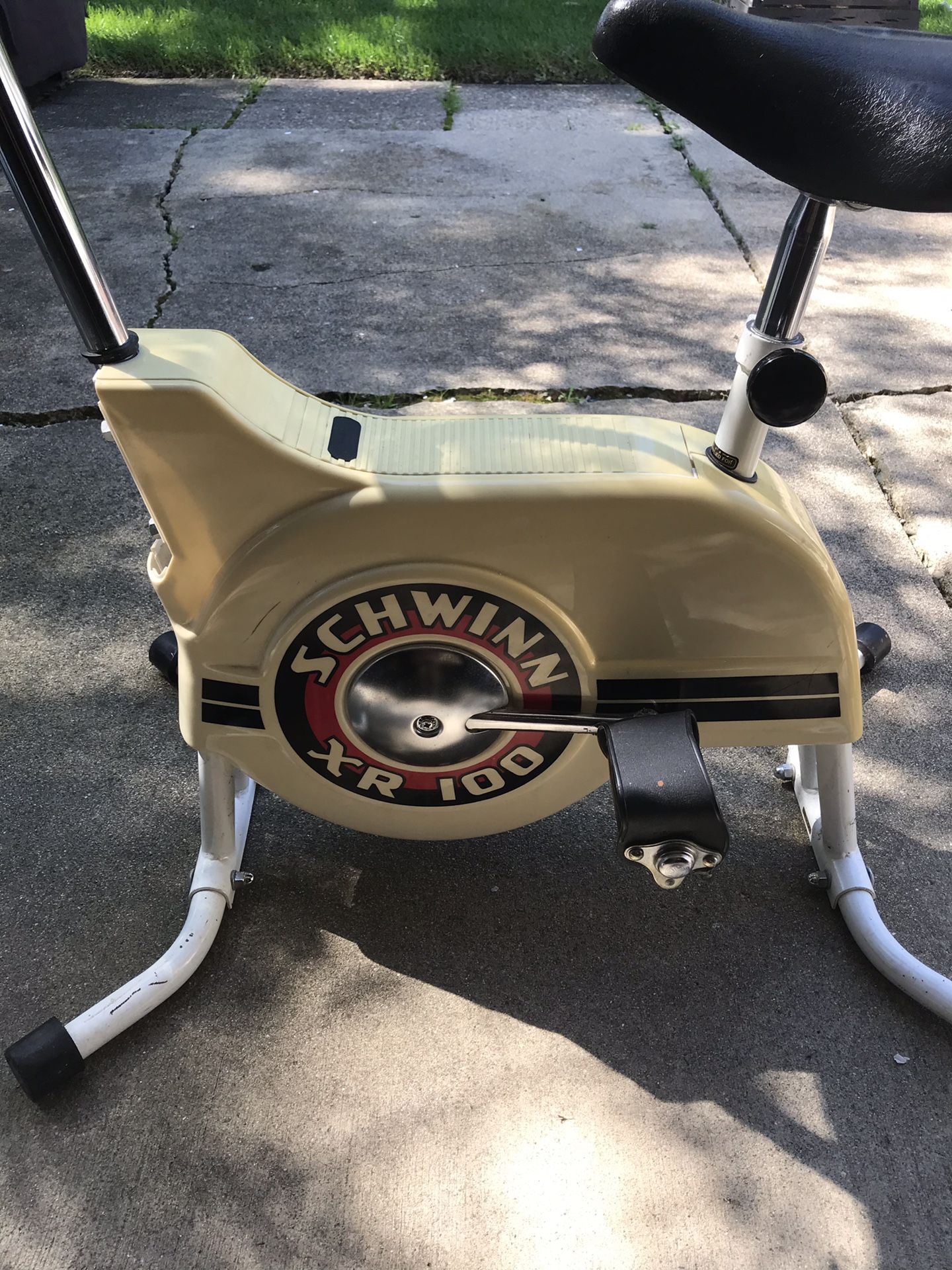 Schwinn XR 100 retro exercise bike
