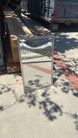 Vanity mirror