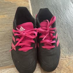 Girl’s Soccer Shoes