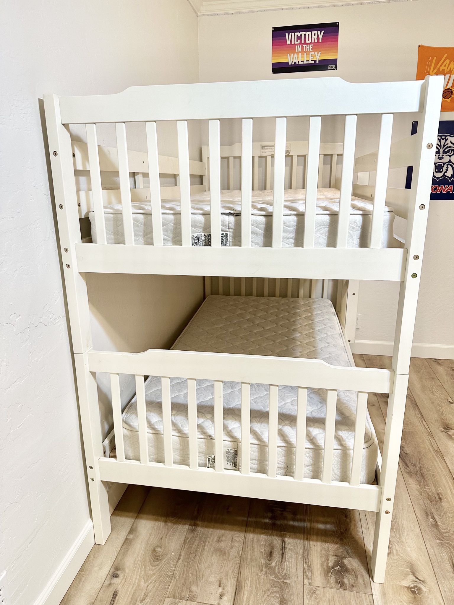 White Wooden Bunk Bed /2 Twin Beds 
