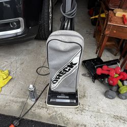 Oreck XL Upright Vacuum Works Well!
