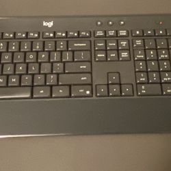 Logitech Keyboard/Mouse Set