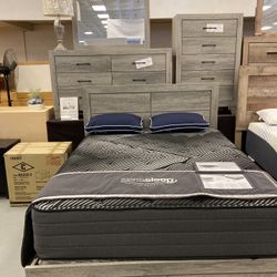 King Size Bedroom Group In 
