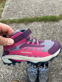 Kids hiking shoes