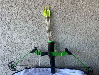 Green Compound Bow with Easton Arrows