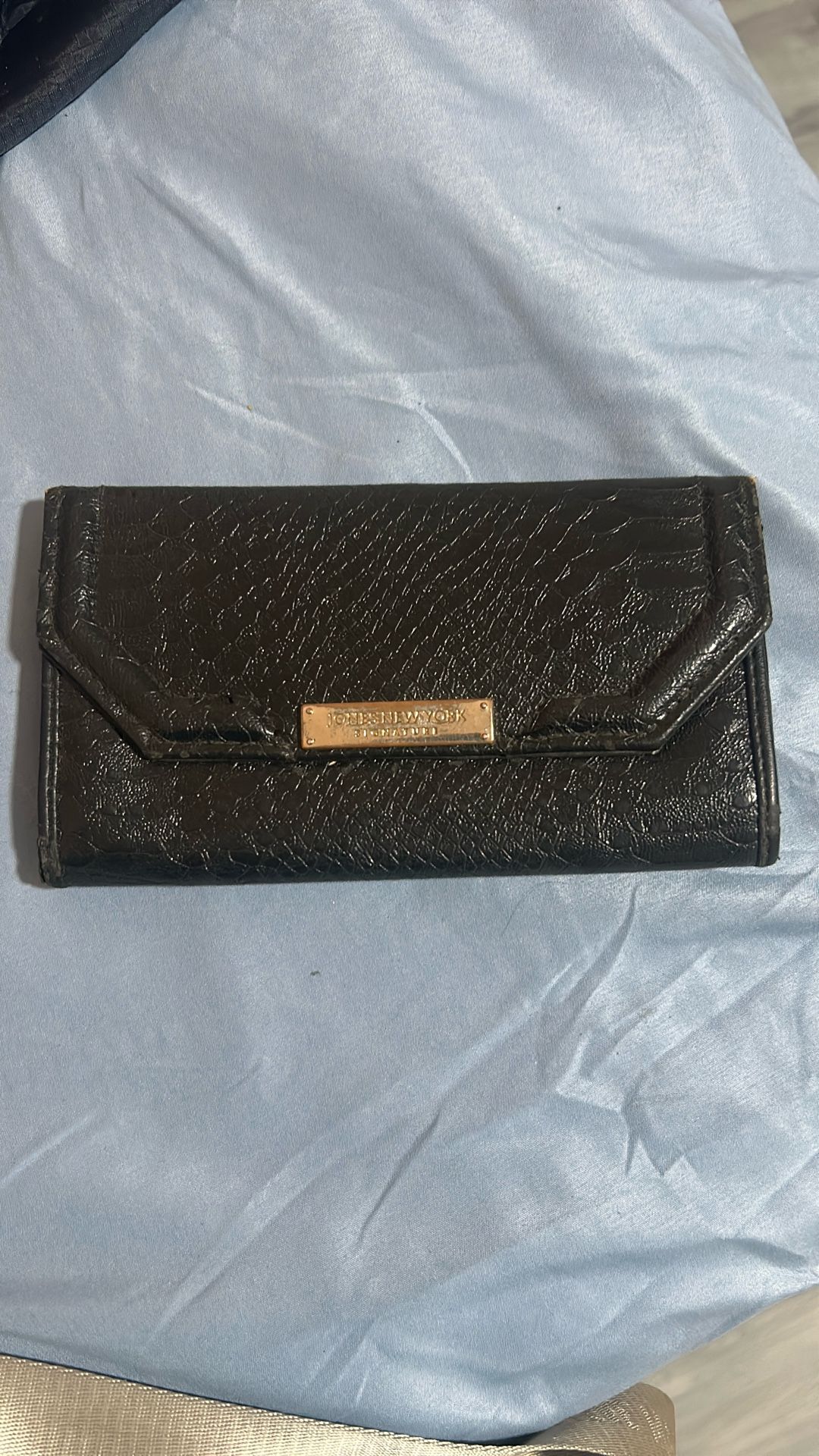 Jones, New York wallet