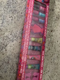 Brand new NEW Netflix DreamWorks Trolls Beauty Set 10 Pack Lip Gloss, Polish, Separators