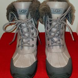 UGG WOMANS Adirondack Leather And Sheepskin Lining Boots Size 8