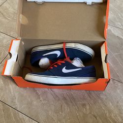 Nike, Size 9.5. 