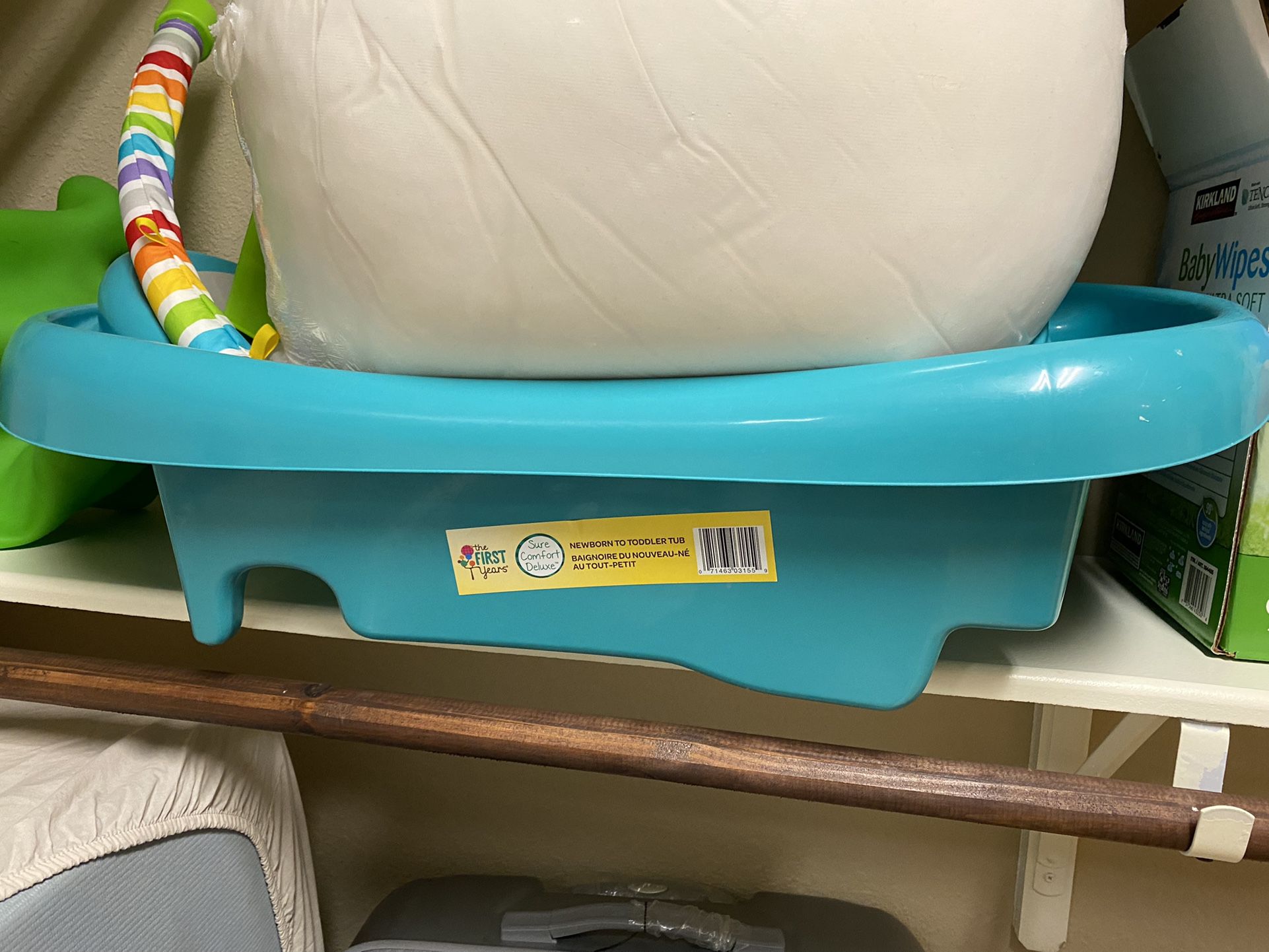 Bathtub For Infants And Toddlers With All Accessories 