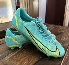 Cleats Nike Soccer Shoes 7.5