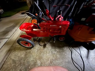 Pedal tractor vintage  $400 obo